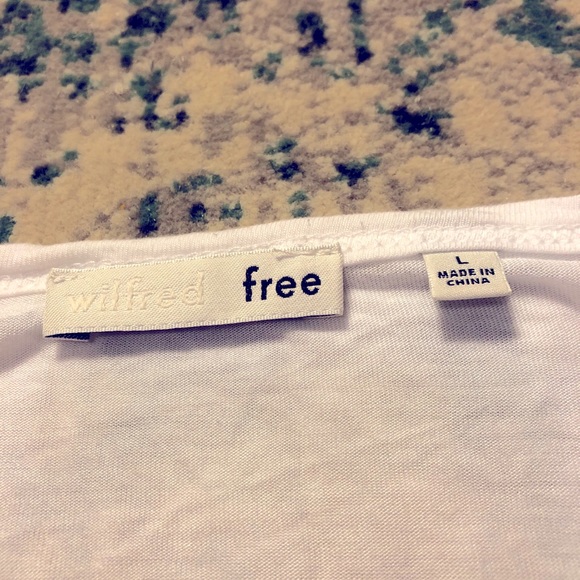 White long sleeve - Picture 2 of 2